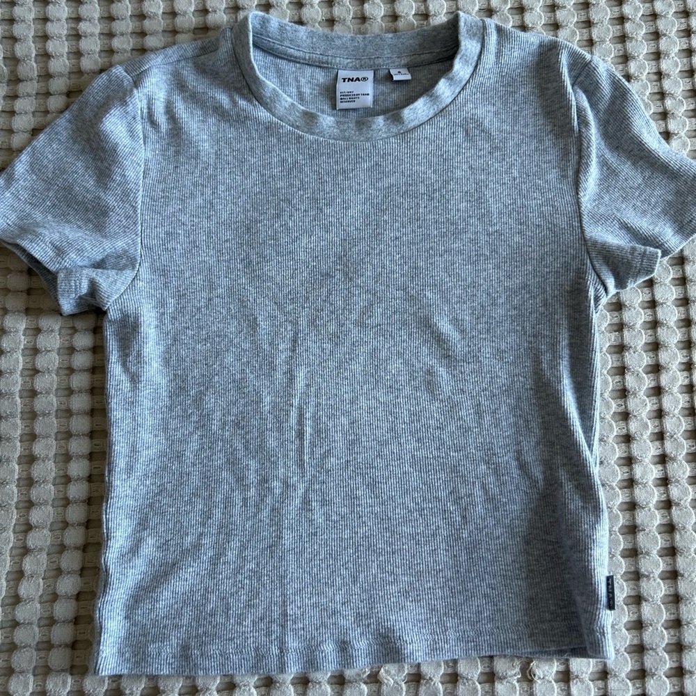 Aritzia TNA Heather Gray Ribbed Tee